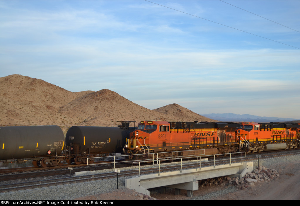 BNSF 8261